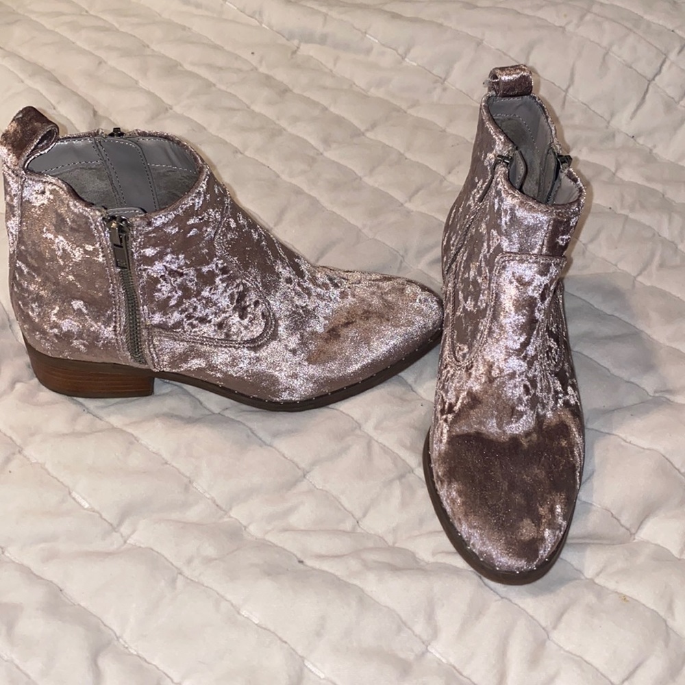 Ankle boots